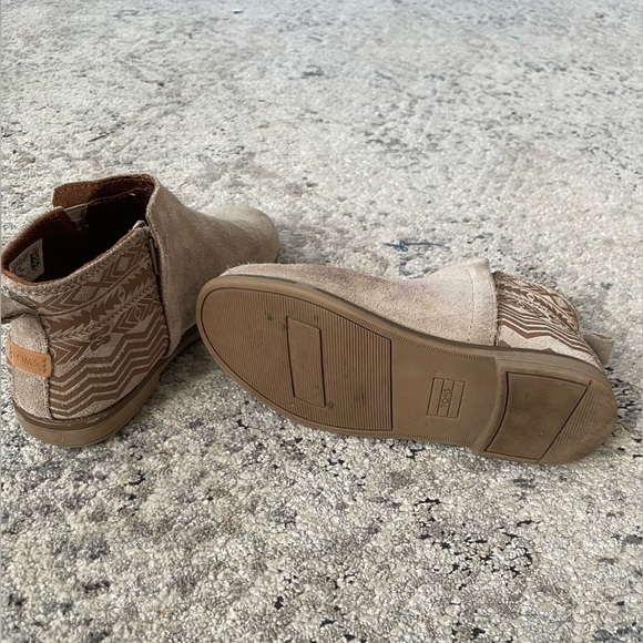 Toms Booties - Picture 3 of 7